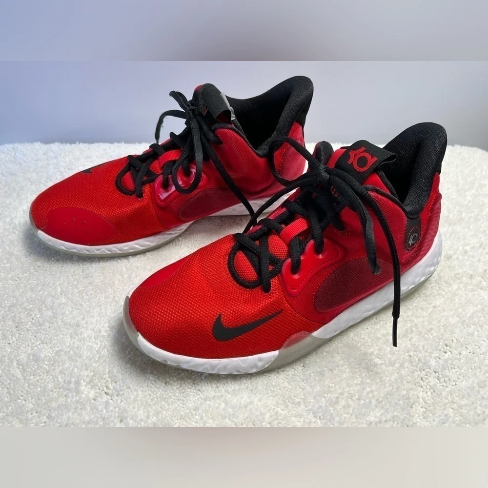Nike KD Trey 5 VII GS University Red-Size: 5.5Y-Basketball Shoes-Pre-owned
